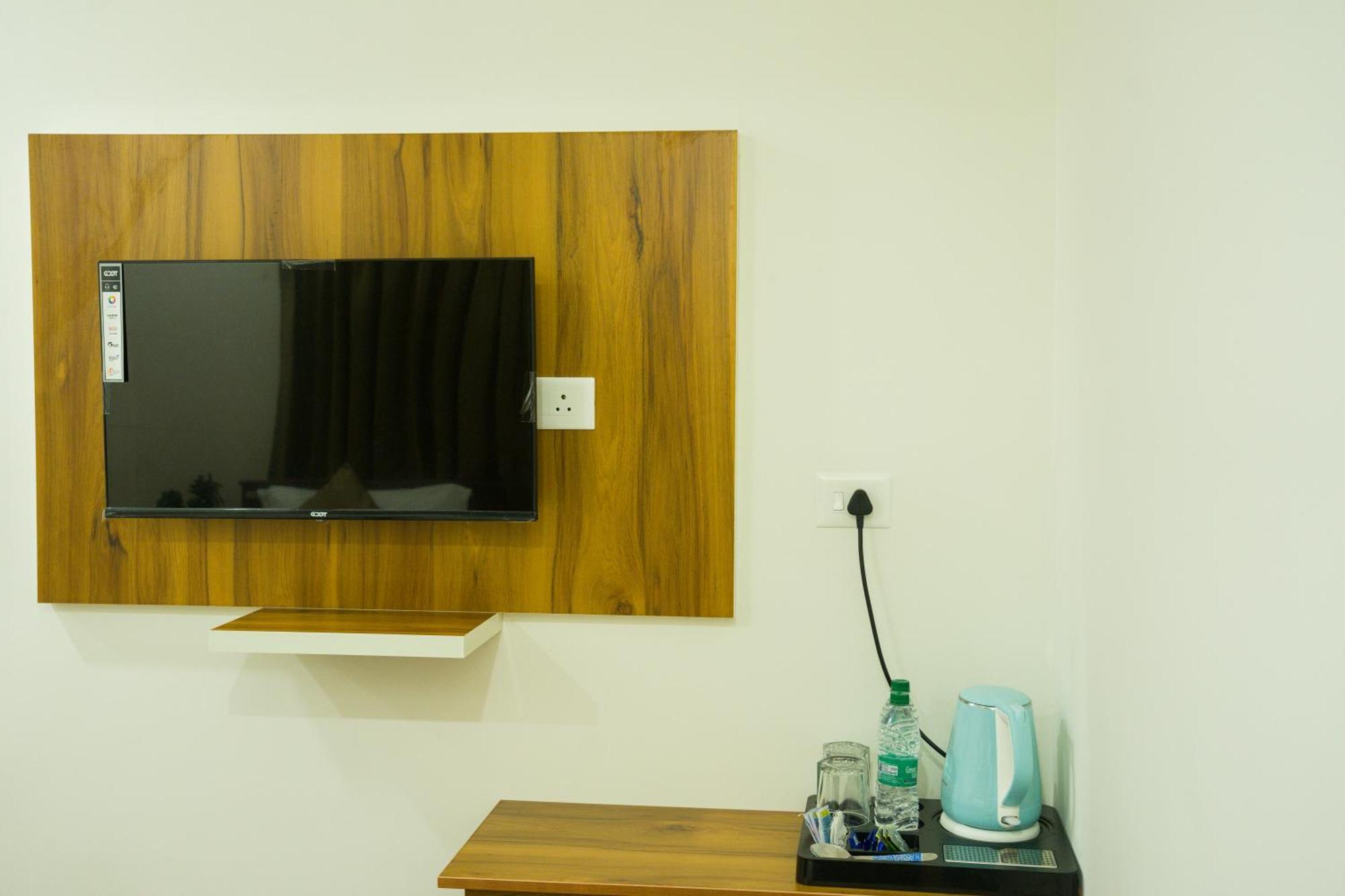 Fly View Airport Residency Hotel Nedumbassery Exterior foto