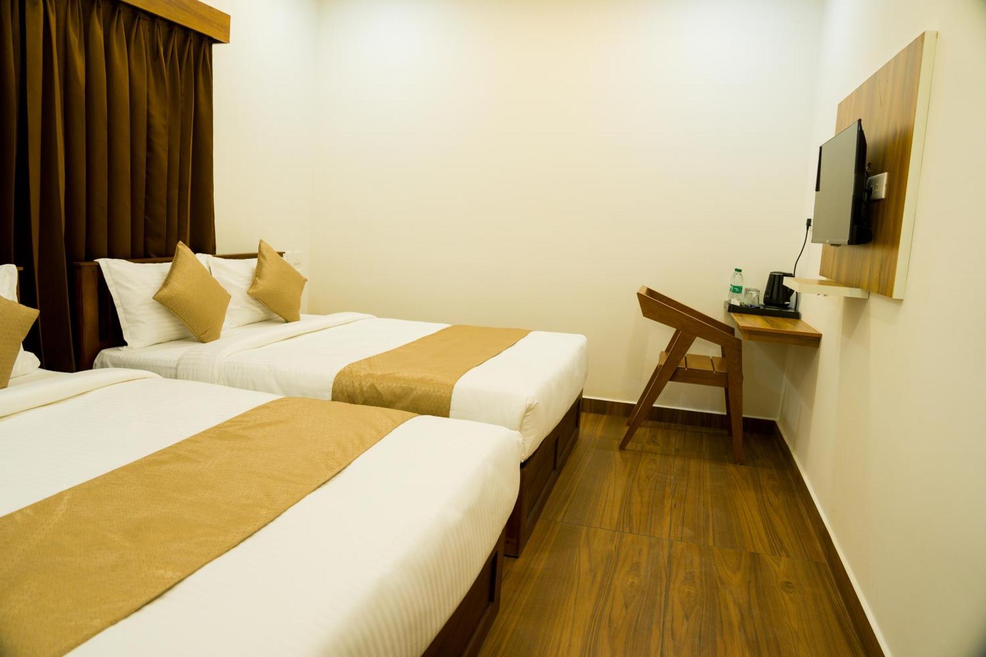 Fly View Airport Residency Hotel Nedumbassery Exterior foto