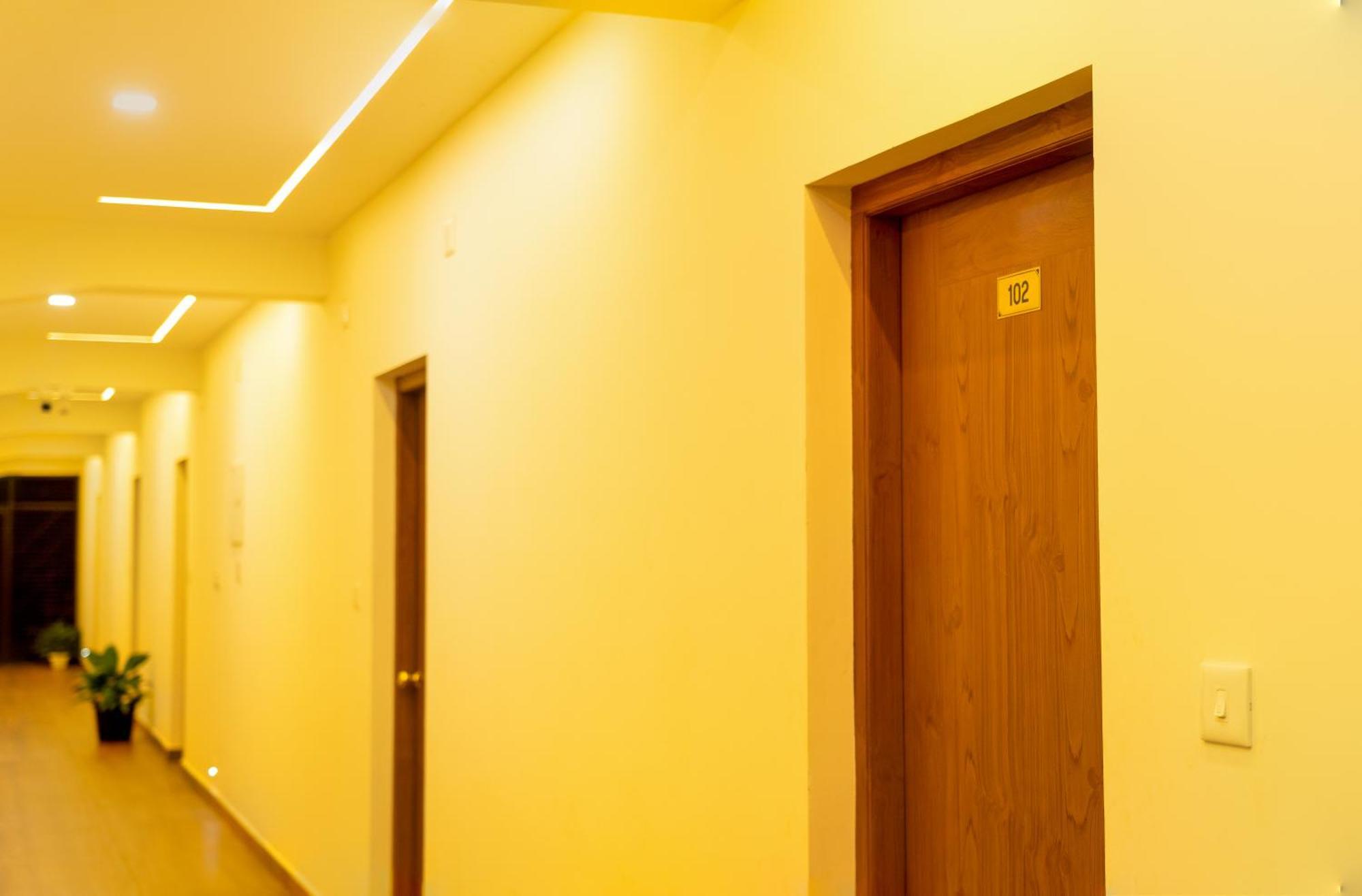 Fly View Airport Residency Hotel Nedumbassery Exterior foto