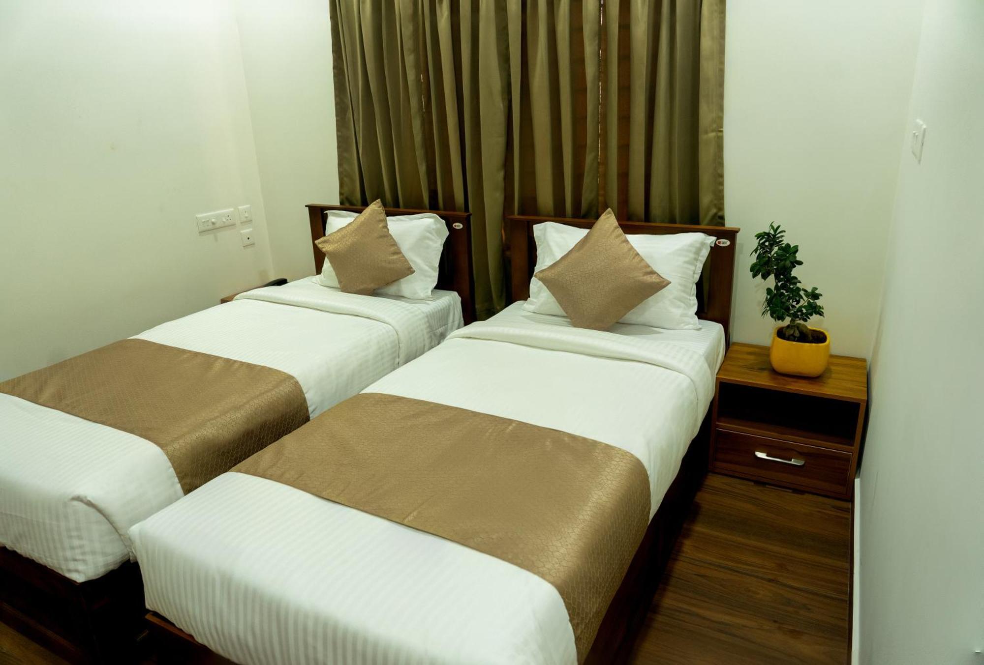 Fly View Airport Residency Hotel Nedumbassery Exterior foto