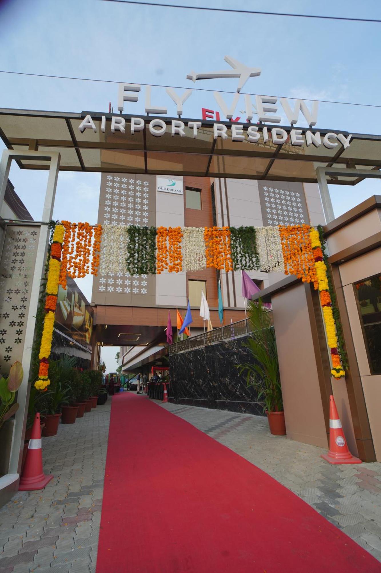 Fly View Airport Residency Hotel Nedumbassery Exterior foto